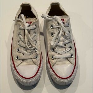 Converse Classic White Chuck Taylor All Stars low tops - Women’s Size - 5.5